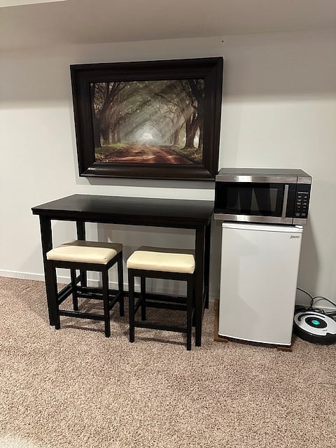 Mini kitchenette/dinette space.