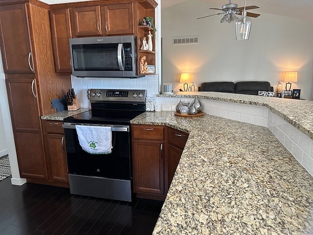 Access to full, shared kitchen amenities-Freezer, oven/stove, dishwasher, pots, pans, bowls, dishes, utensils, etc.