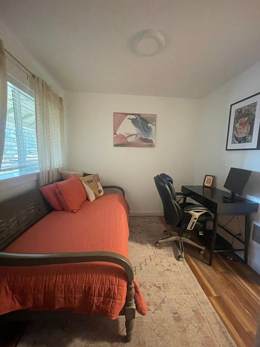 Office with twin size daybed