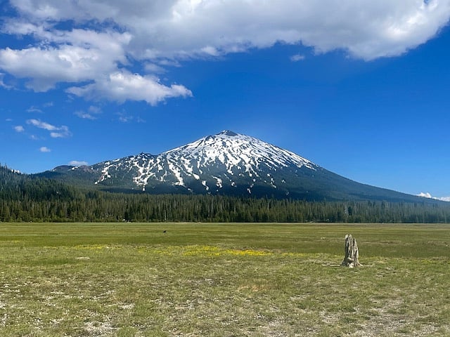 25 min drive to Cascade Scenic Highway (view of Mt. Bachelor)