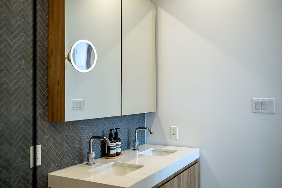 ALONK Suite's ensuite bathroom with walk-in rain shower.