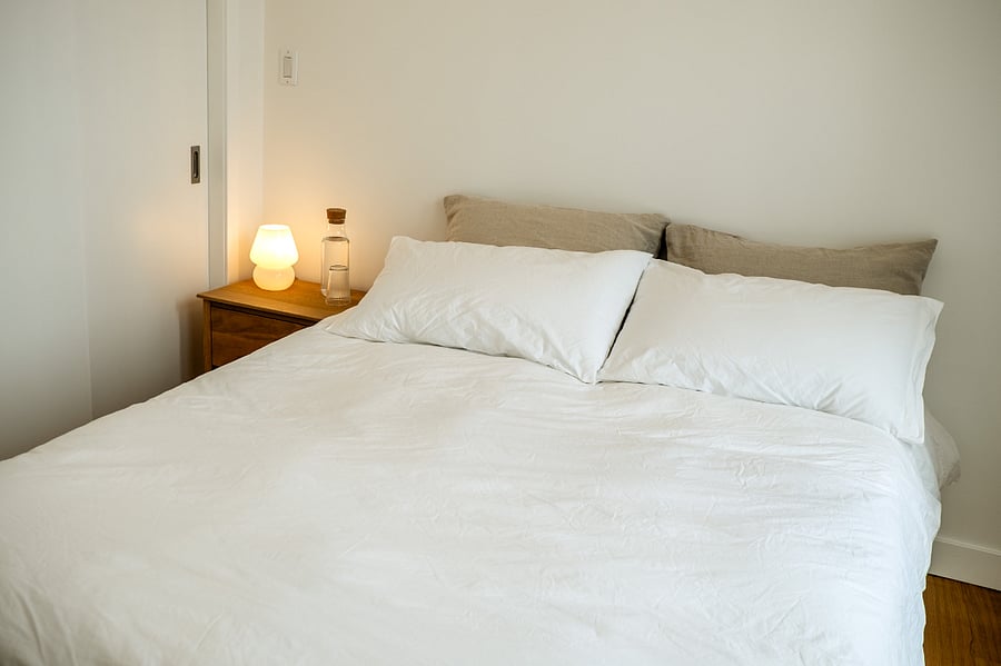Poet's room with Queen bed, wardrobe and dedicated desk.