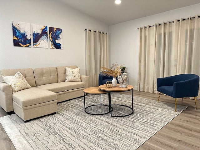 Furnished Finder property 821647_1 photo 3