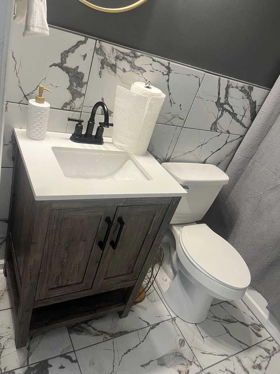 Guest full Bathroom