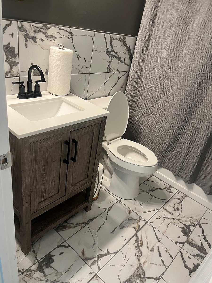 Guest full Bathroom