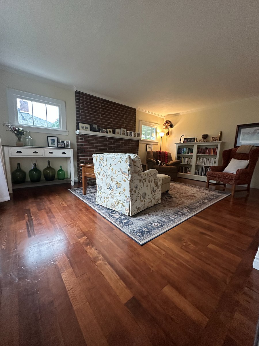 Front/sitting room