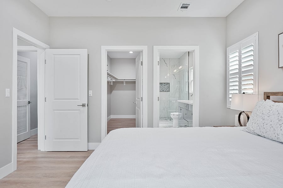 Master Bedroom Walk in Closet
