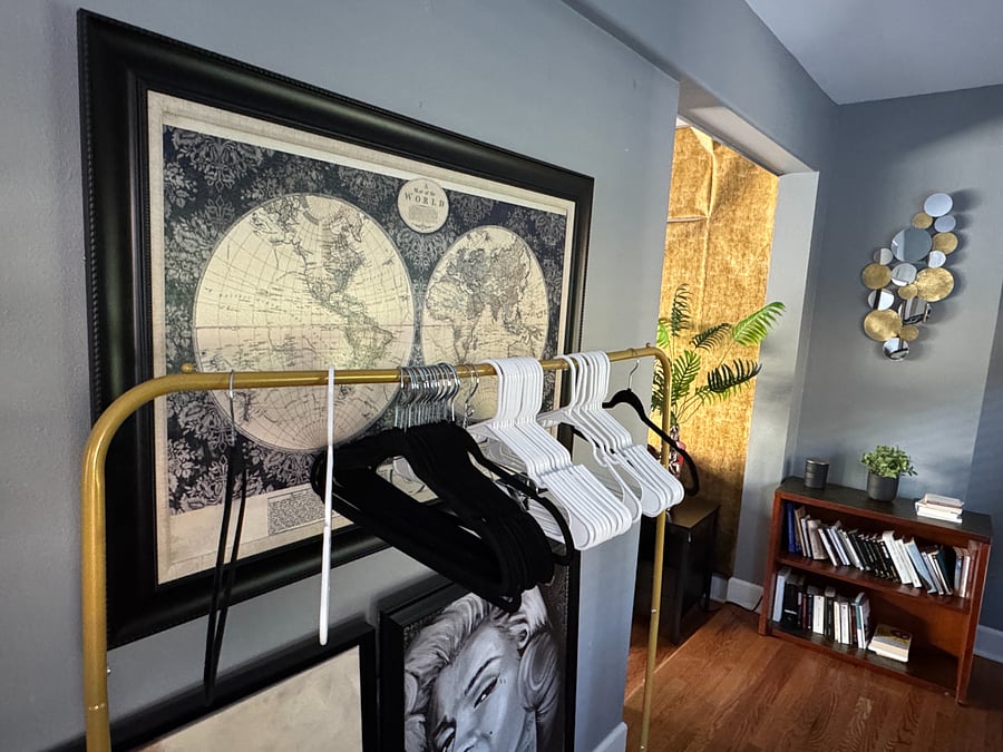 Additional rack to hang clothes
