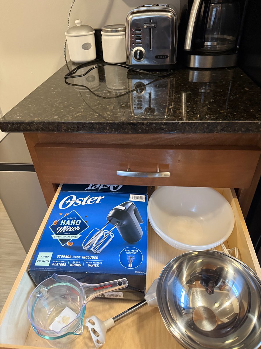 handheld blender, handheld mixer, mixing bowls
