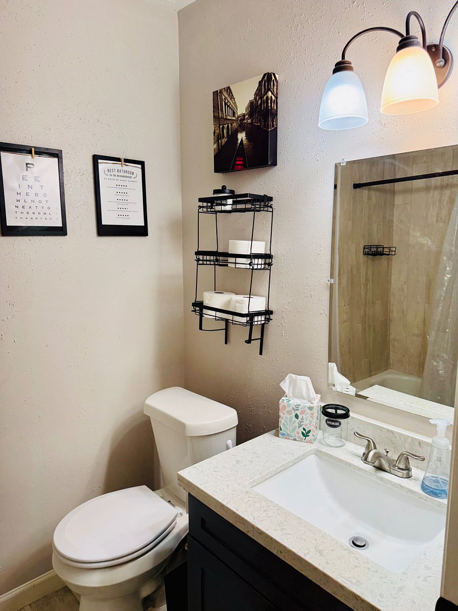 One of 2 full baths
