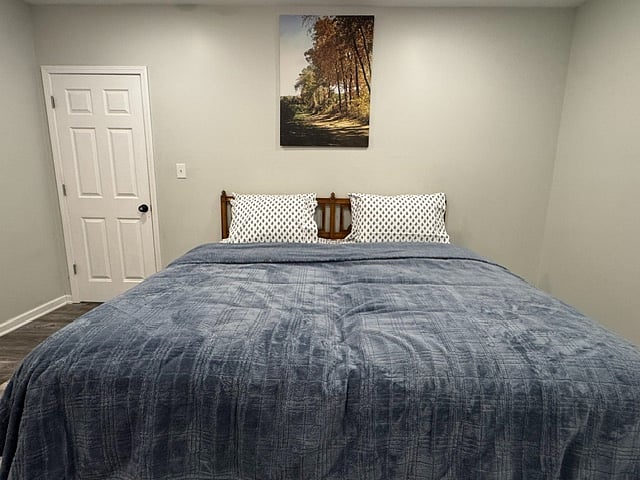 Bedroom (King Bed)