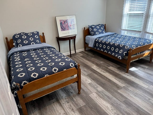 Bedroom ( 2Twin beds)