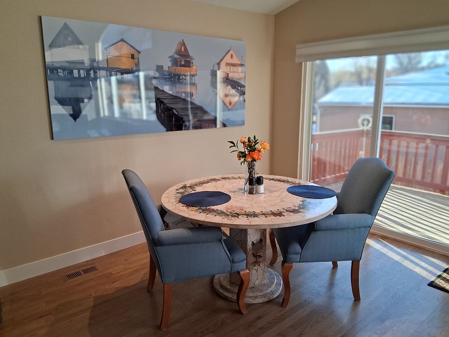 South-facing breakfast area