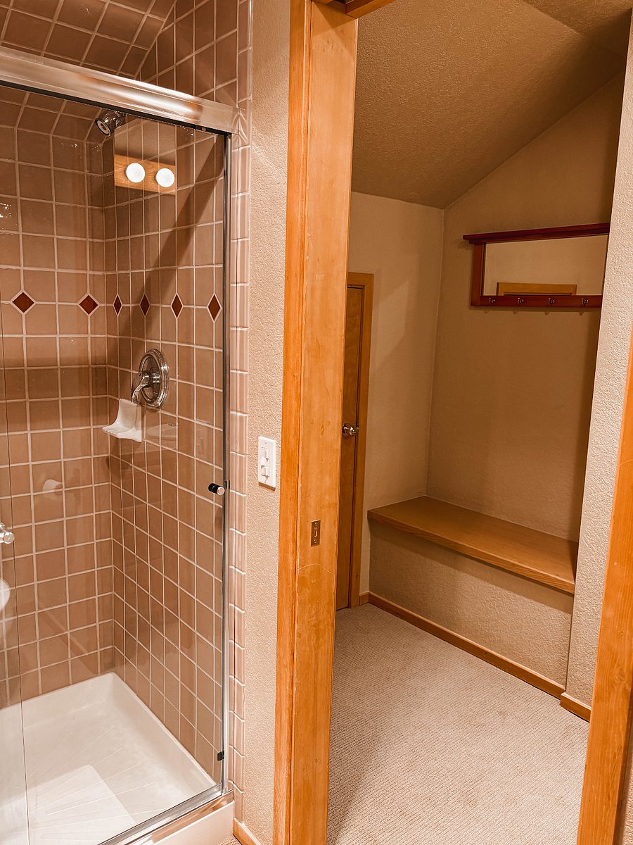 Upstairs Loft Bathroom