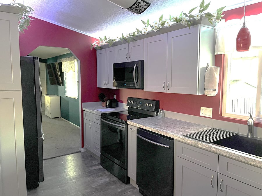Kitchen (new appliances)