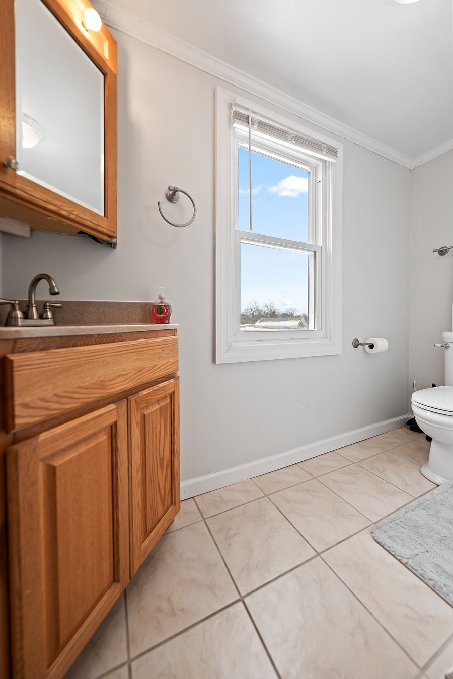 2nd floor shared full bath