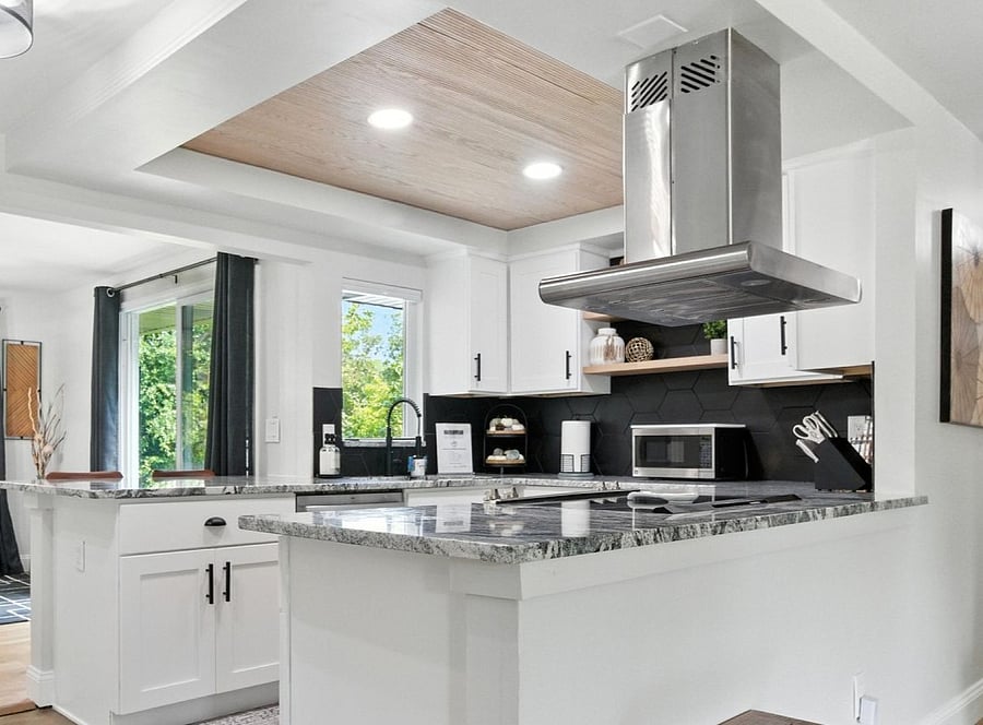 The kitchen is equipped with everything you need to make a meal.