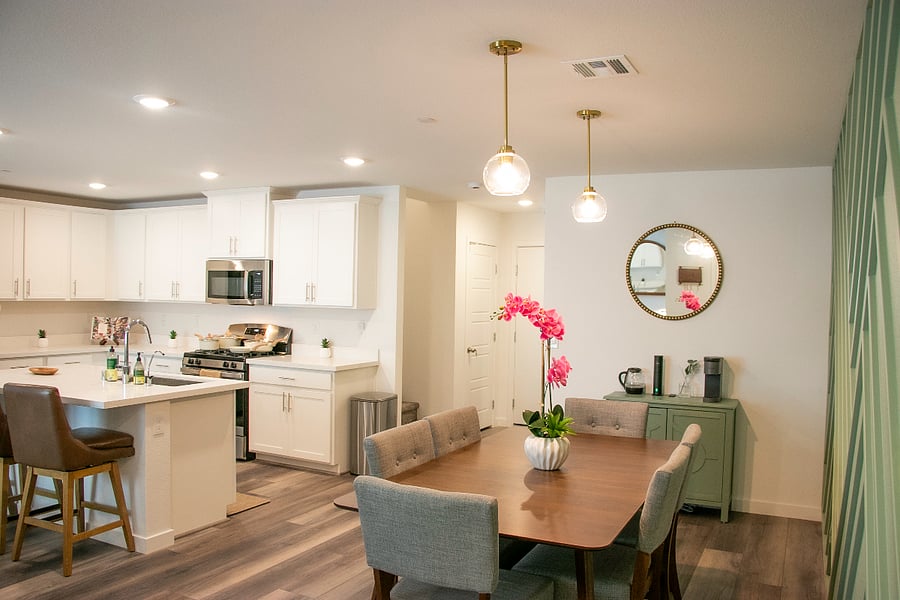1st Floor: Kitchen, Dinning Area