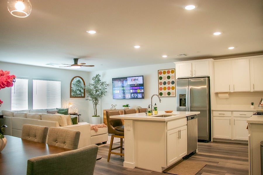 1st Floor: Living Room, Kitchen, Dinning Area