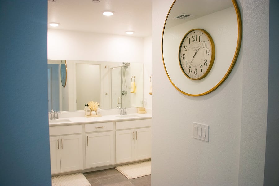 2nd Floor: Master Bedroom's En Suite Bathroom