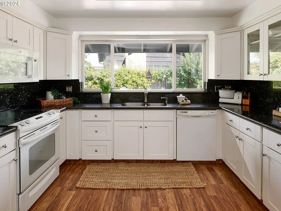 Furnished Finder property 823005_1 photo 7