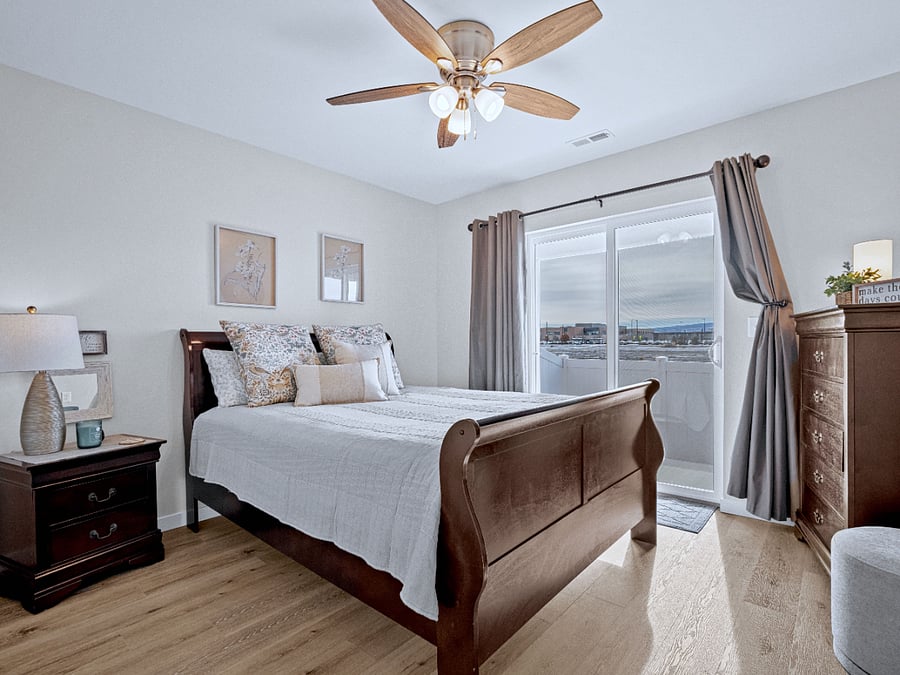 Bedroom 2 / Queen Sized Bed