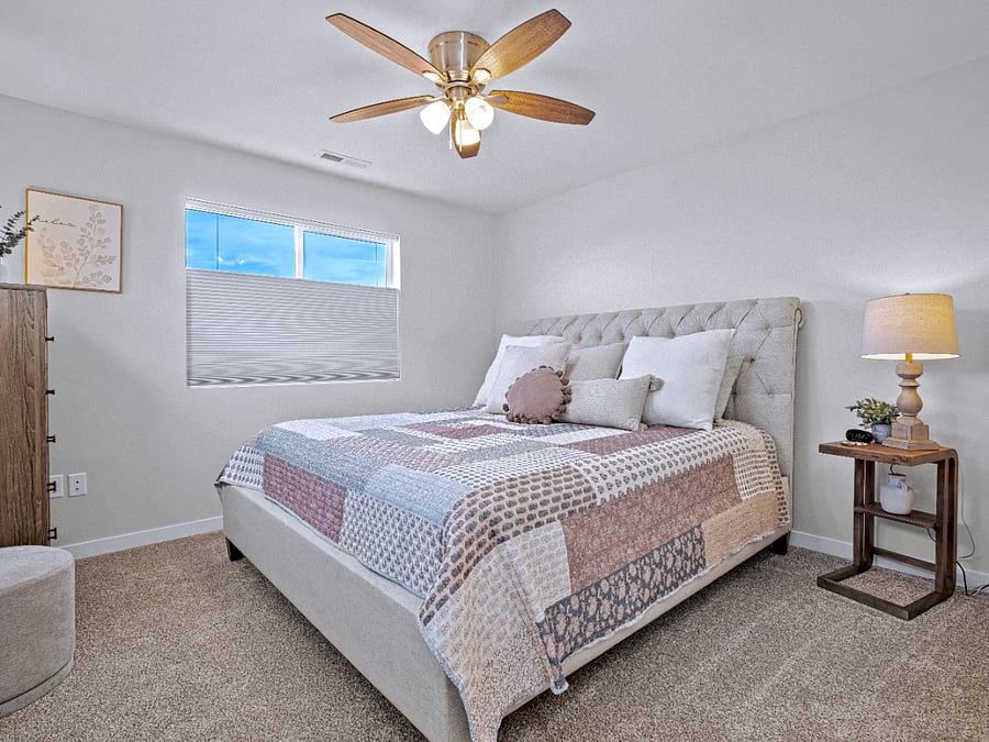 Master Bedroom / King Size Bed