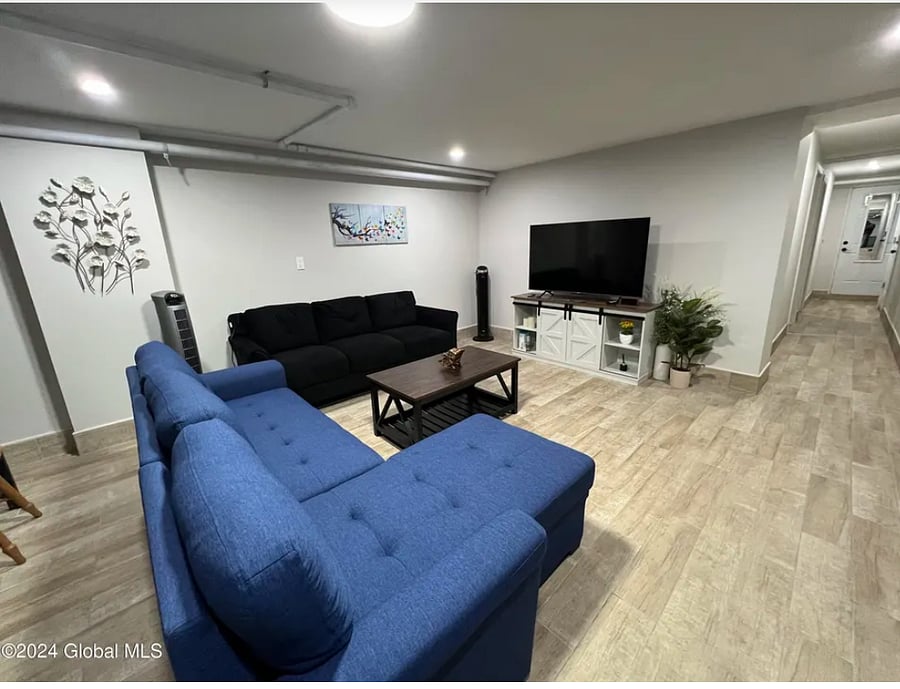 Furnished Finder property 823057_1 photo 3
