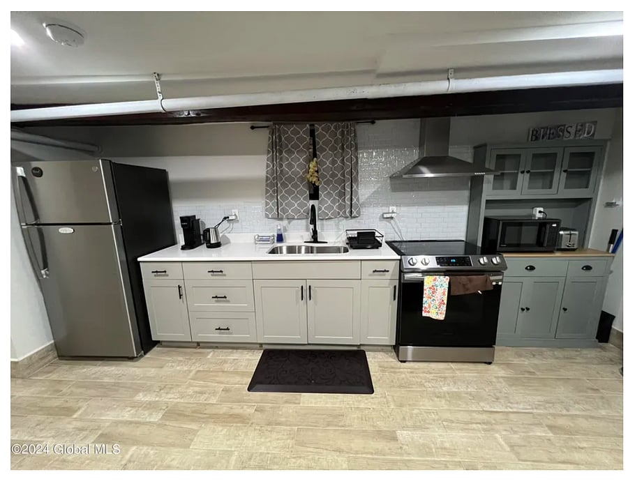 Furnished Finder property 823057_1 photo 9