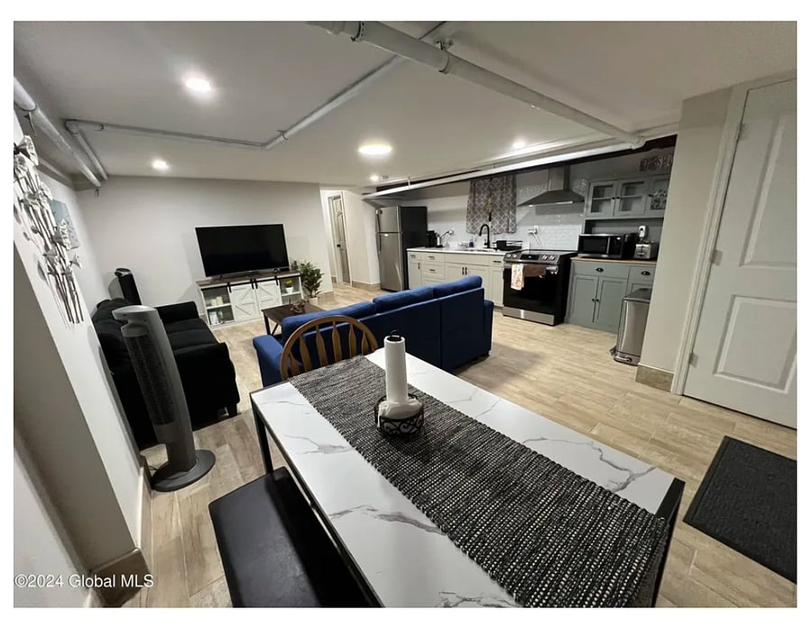 Furnished Finder property 823057_1 photo 7