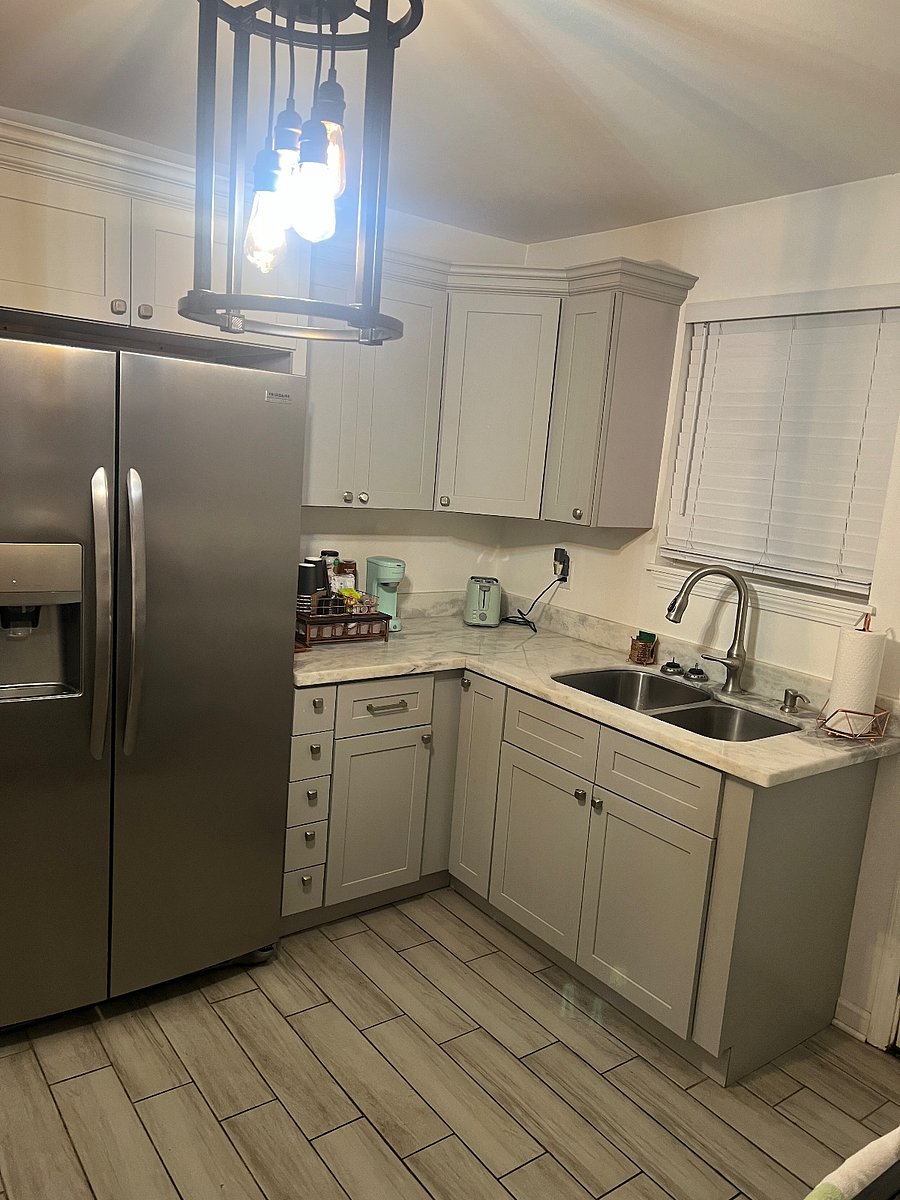 Kitchen, fully equipped; Pots, dishes, utensils, knives, toaster, coffee maker, air fryer