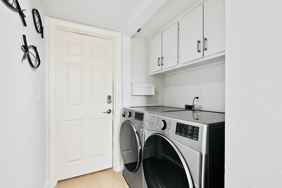 Common Area Laundry, door to Unit