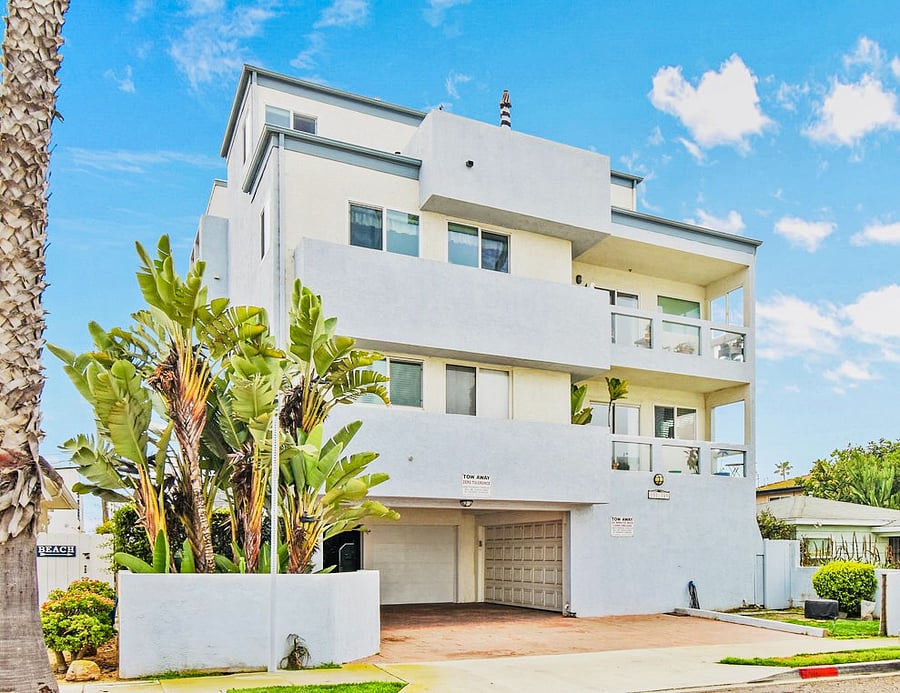 Harmonious Building with 4 units