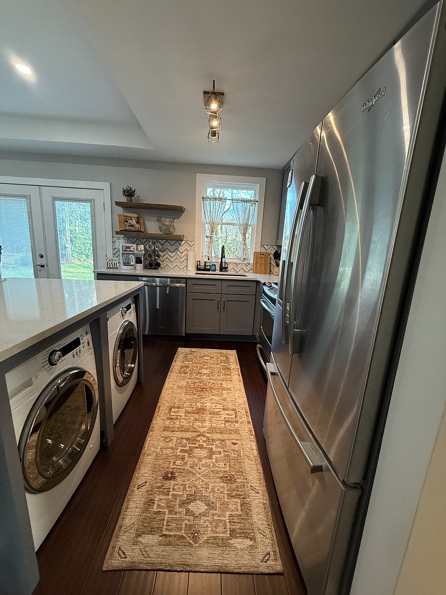 Kitchen with Laundry in the island