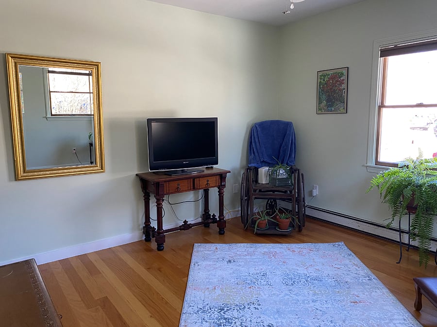 ROKU tv room