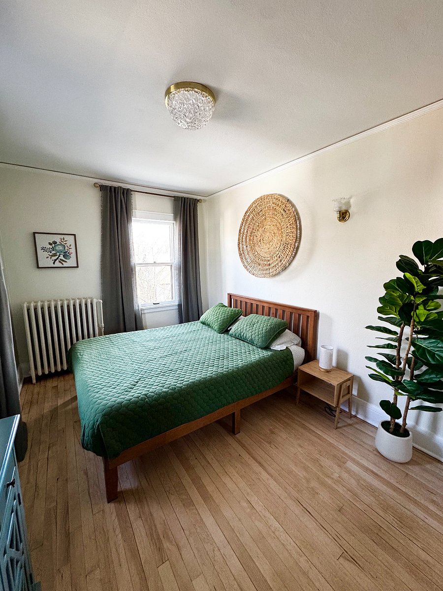 Queen size bed