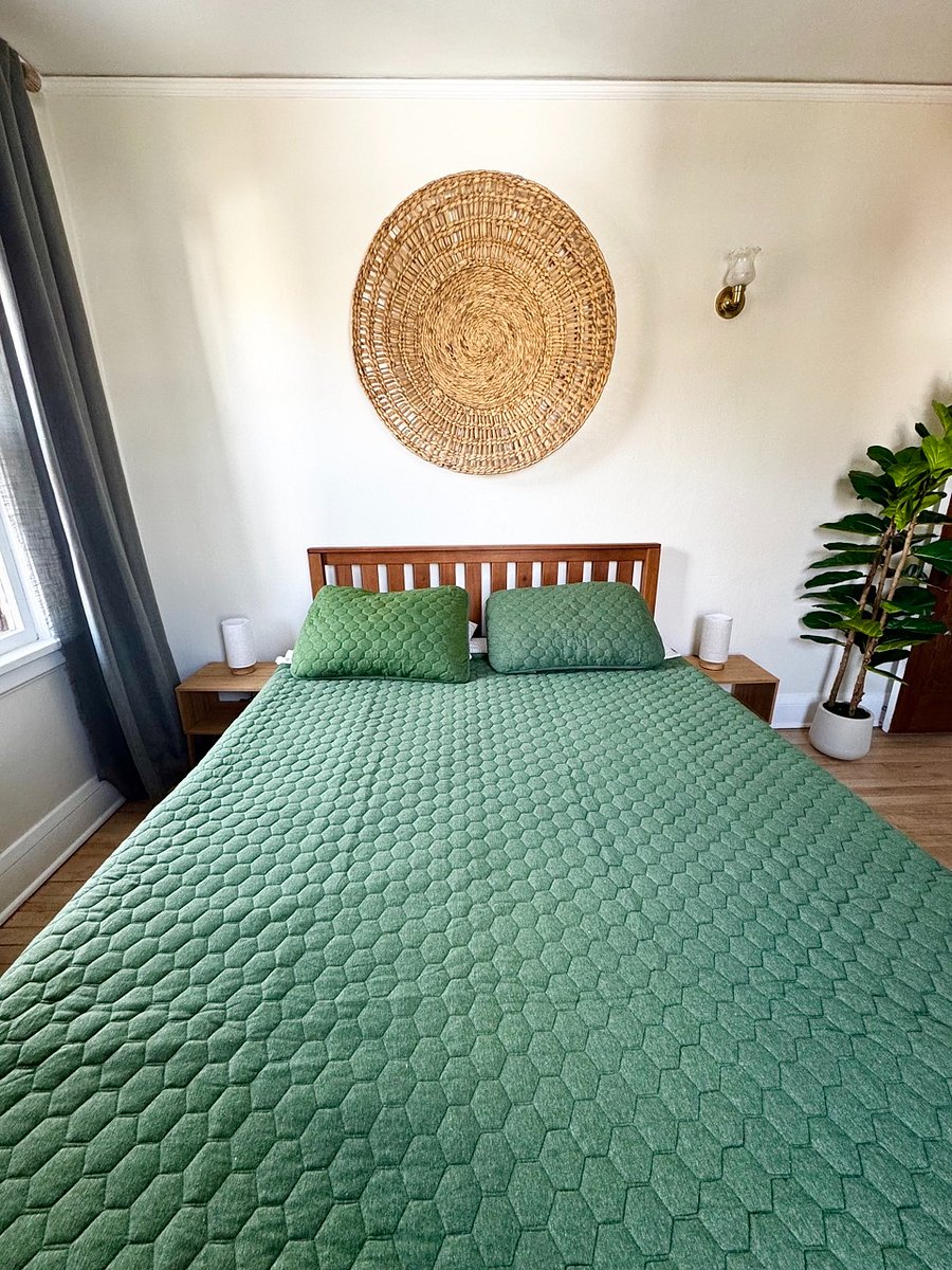 Queen size bed