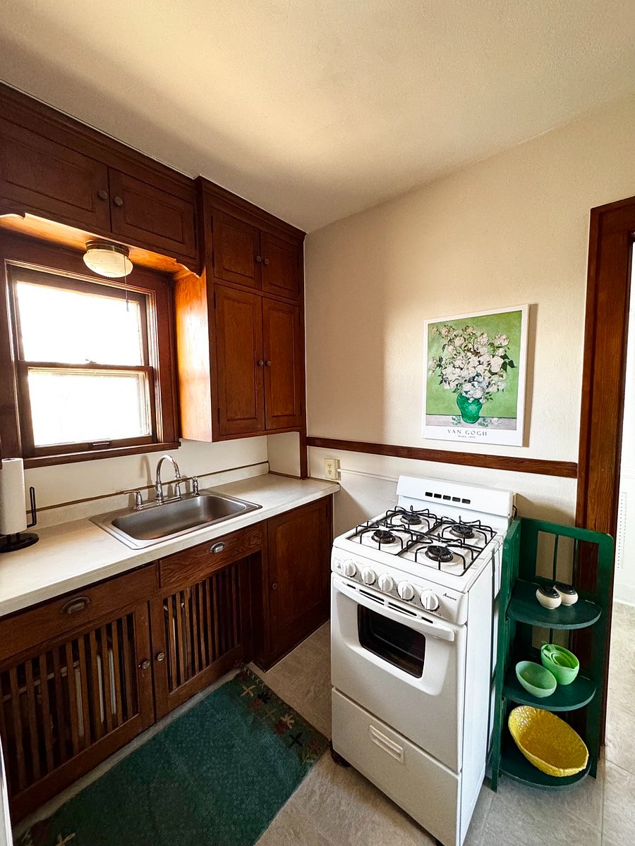 gas stove top and oven