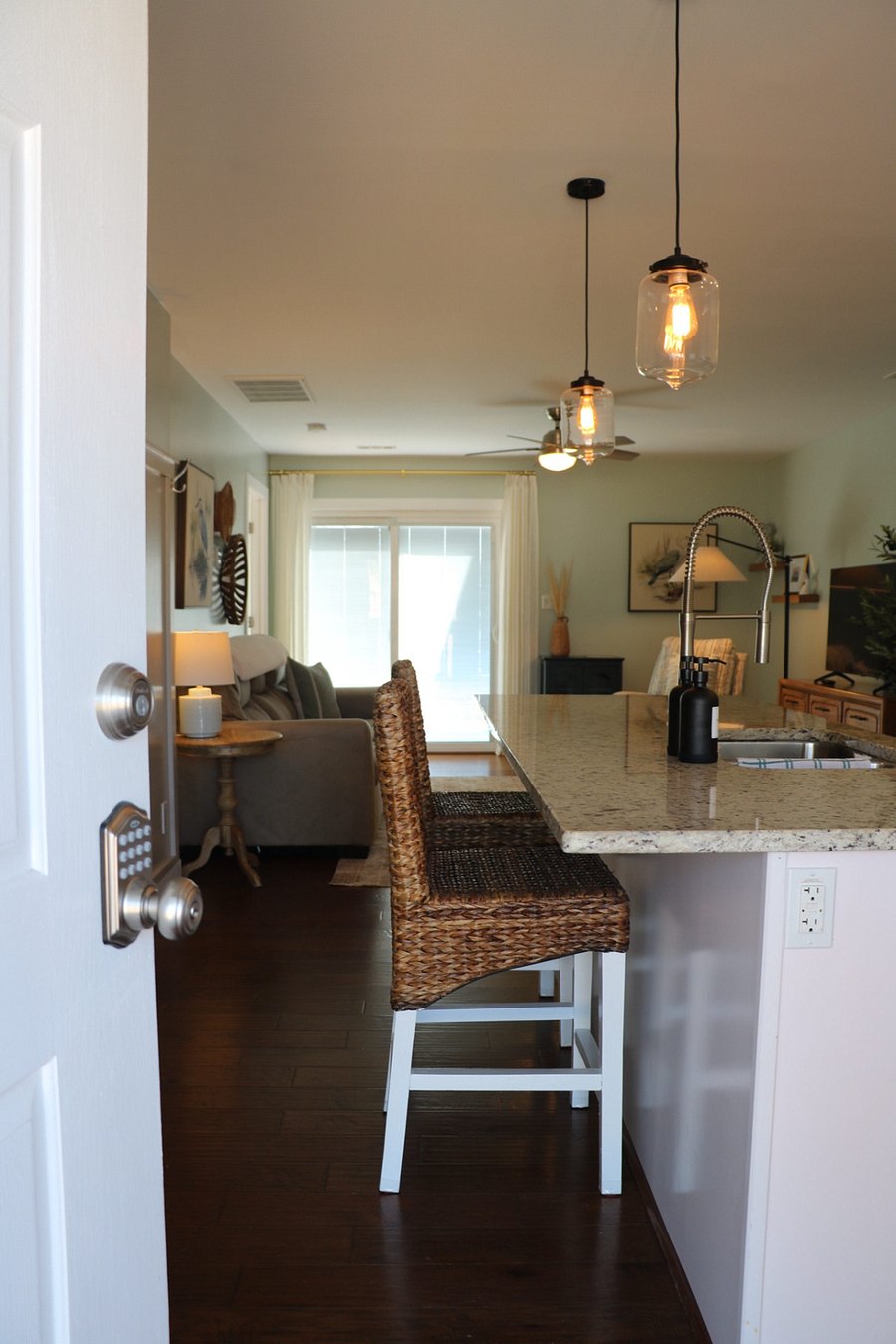 Furnished Finder property 823618_1 photo 15