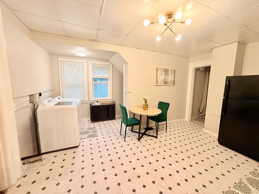 Furnished Finder property 823655_2 photo 7