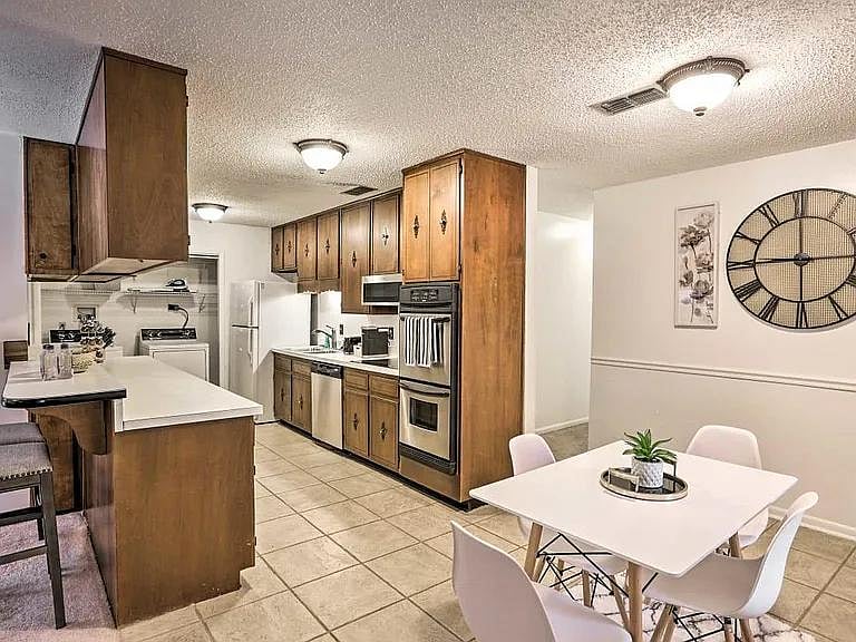 Furnished Finder property 823831_2 photo 3