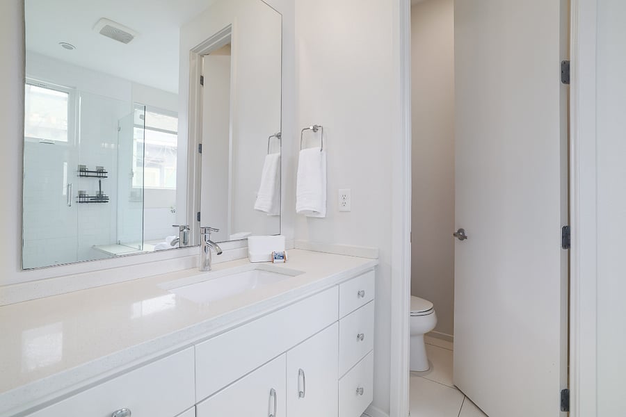 Full bath at Master BR