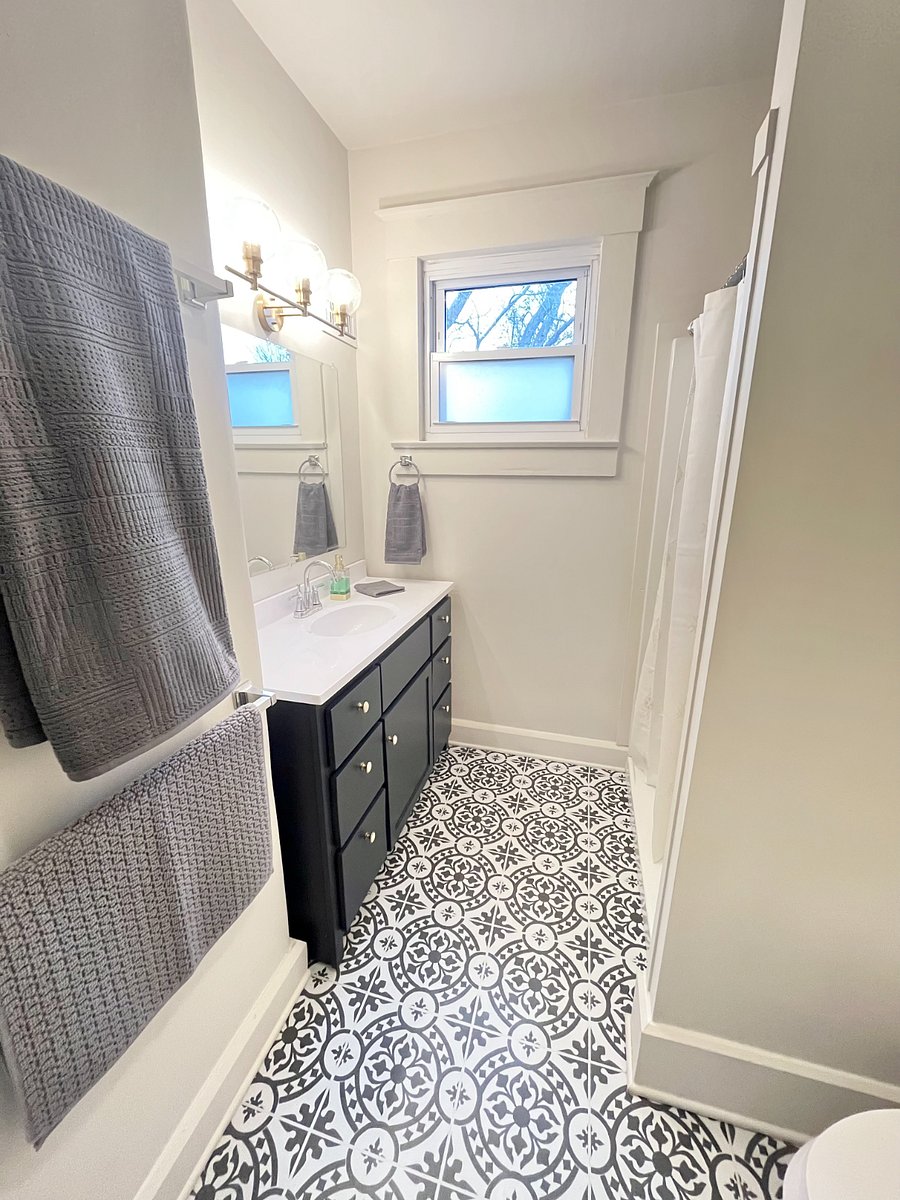 5 foot long vanity with 6 drawers for all your toiletries