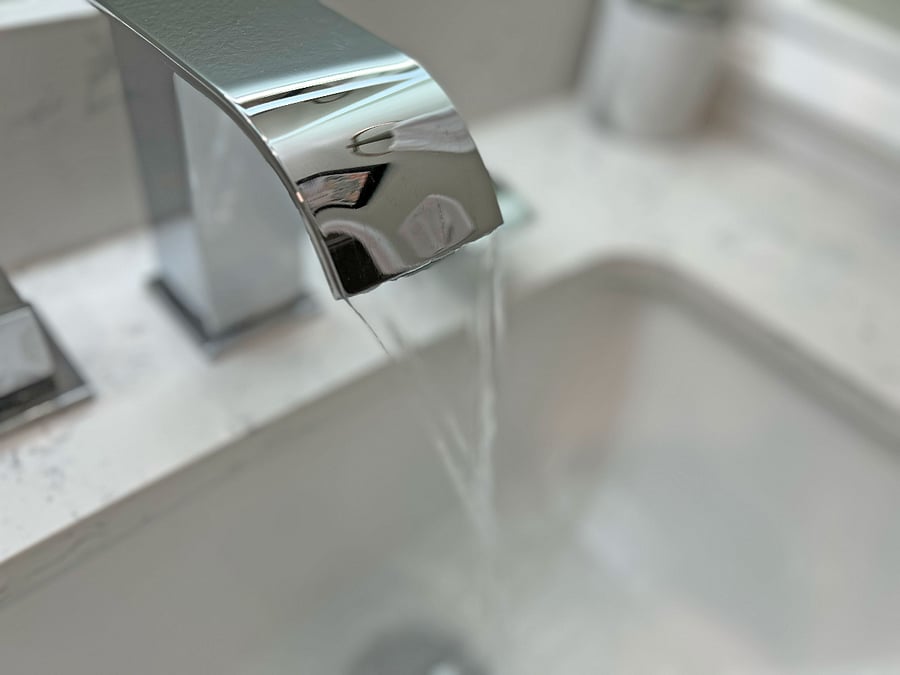 Full Bath w/Self-lit LED mirror and anti-fog control