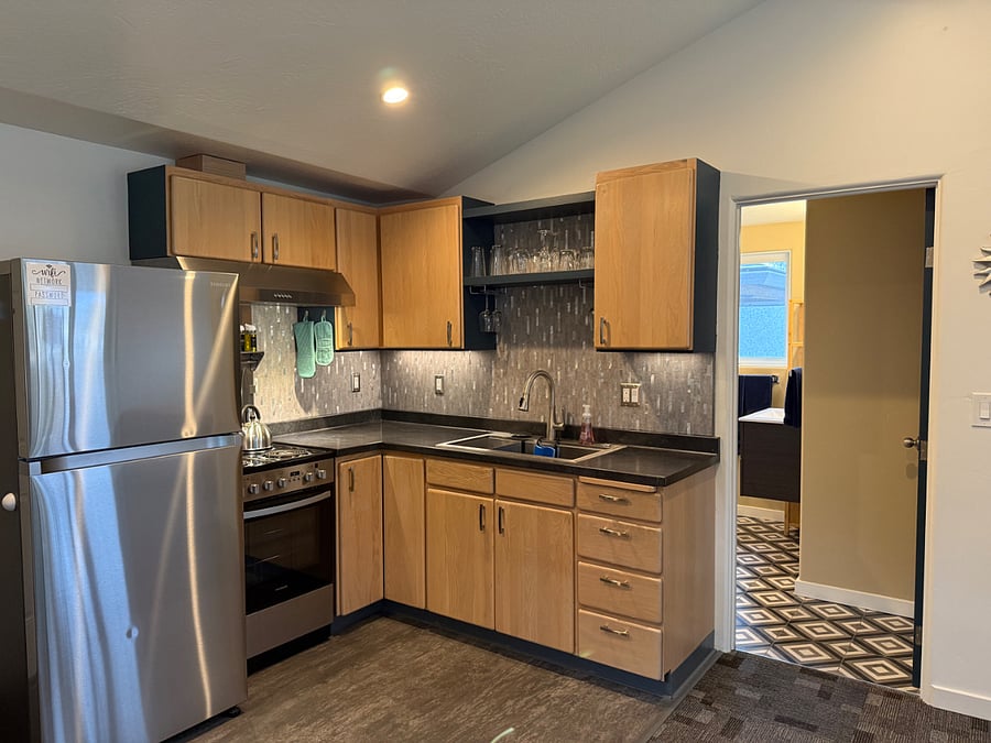 Full kitchen