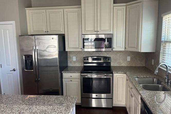 Furnished Finder property 824589_1 photo 9
