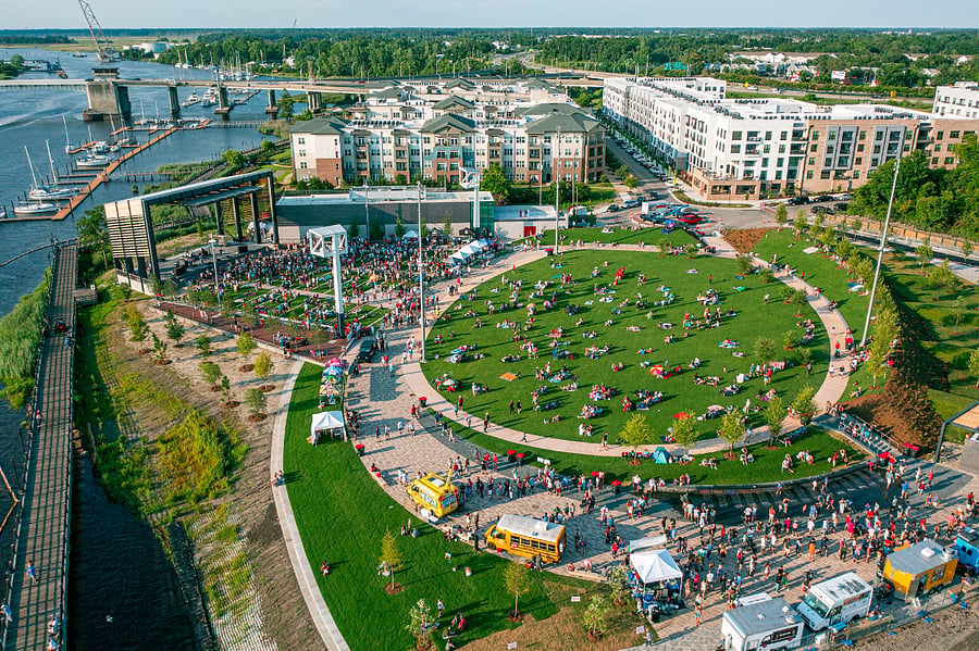 Live Oak Pavilion - 1 mile walk to live music and other events