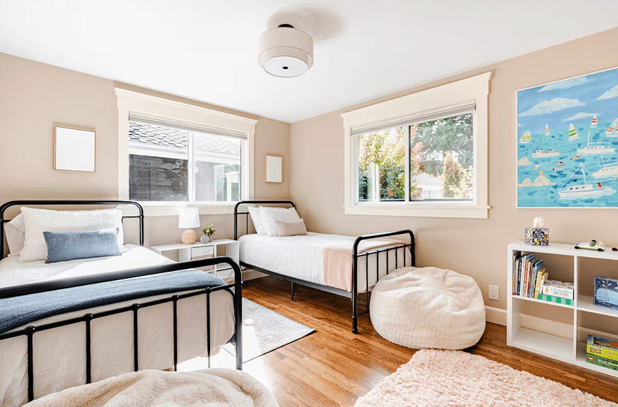 Kids bedroom (linen colors of pink or blue can be adjusted to relfect children's preference)