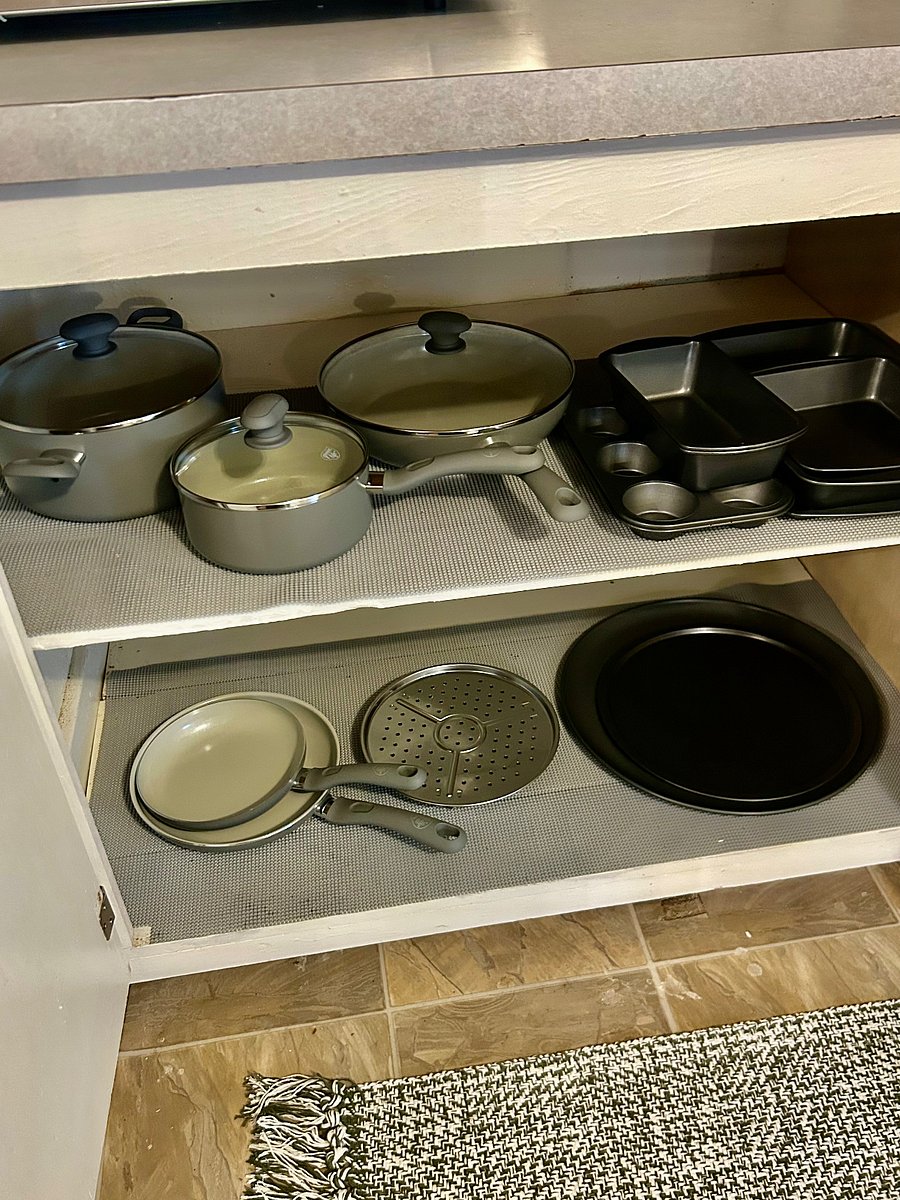 Pots, pans and bakeware