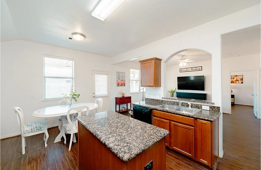 Furnished Finder property 824823_1 photo 11
